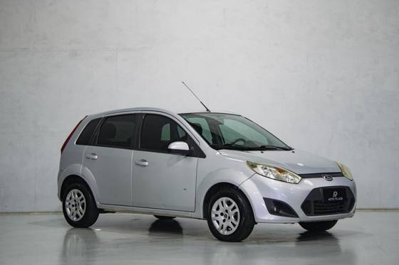 FORD FIESTA 1.0 ROCAM SE 8V FLEX 4P MANUAL FORD FIESTA 1.0 ROCAM SE 8V FLEX 4P MANUAL